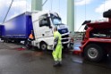 Schwerer LKW VU PKlemm A 4 Rich Olpe auf der Rodenkirchener Bruecke P406